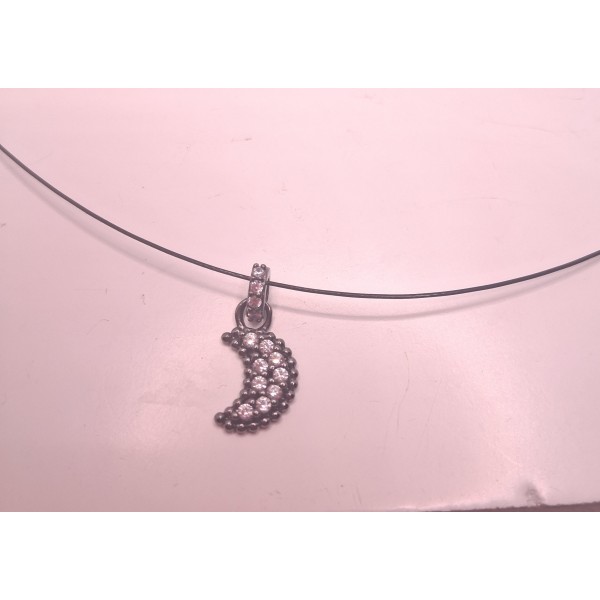 colgante de plata y hilo de acero