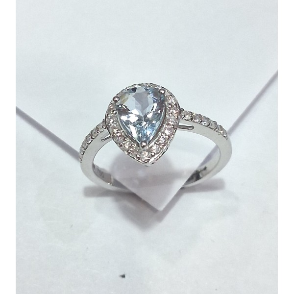 Anillo de oro de 18 ktes con aguamarina