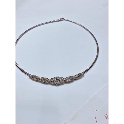 collar de oro blanco de 18 ktes  con brillantes