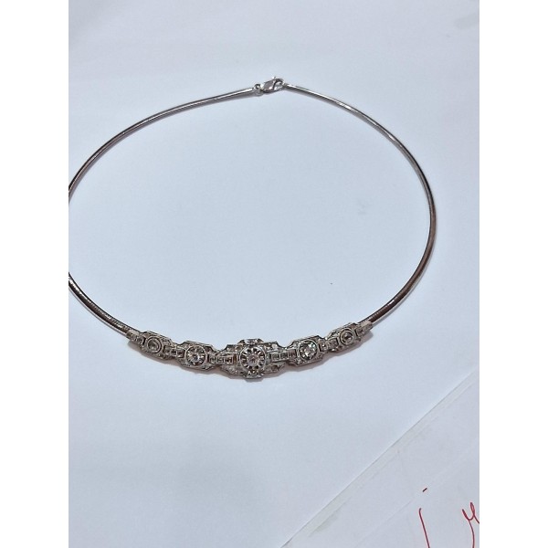 collar de oro blanco de 18 ktes  con brillantes