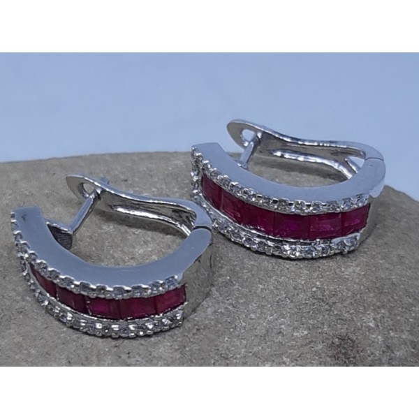 Par pendientes arete rubis