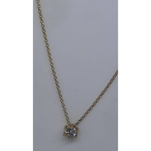 Cadena con colgante brillante