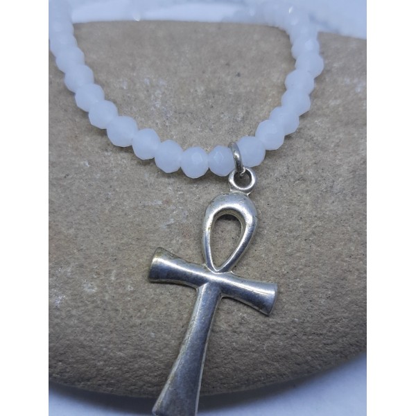 Collar con cruz de plata