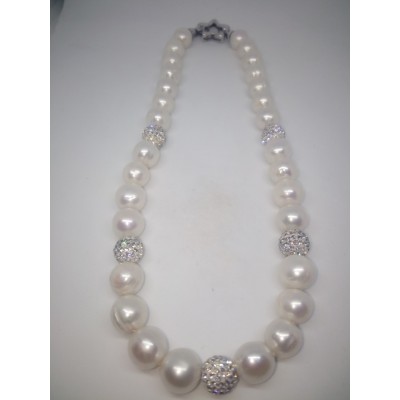 Collar perlas con bolas