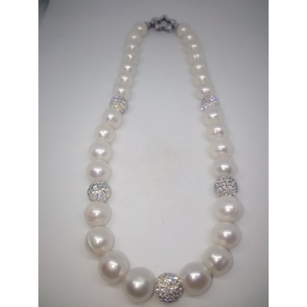 Collar perlas con bolas