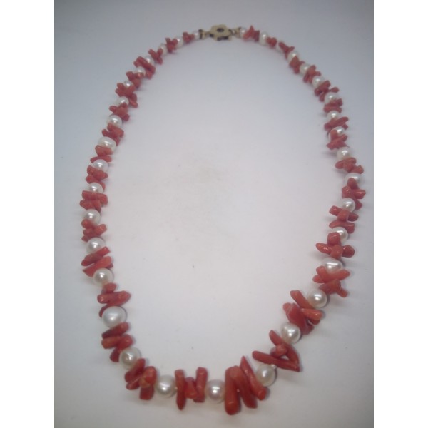 Collar perlas con coral cierre oro