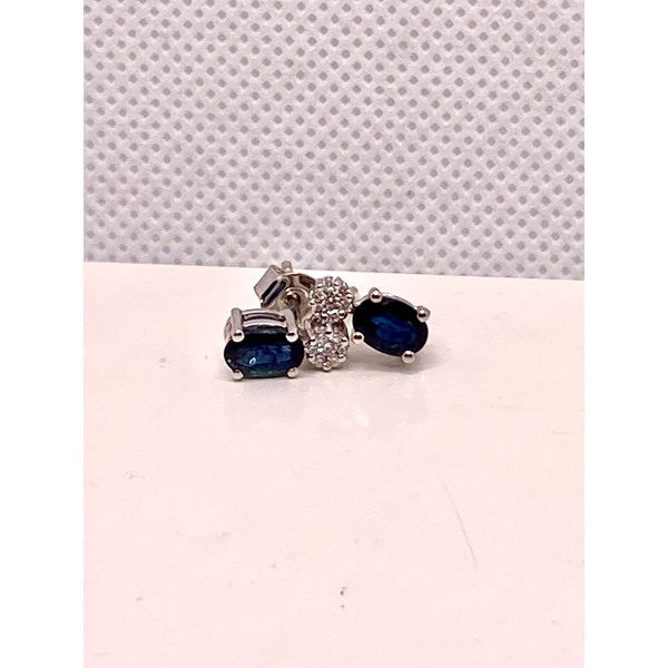par pendientes oro blanco con zafiros y brillantes.