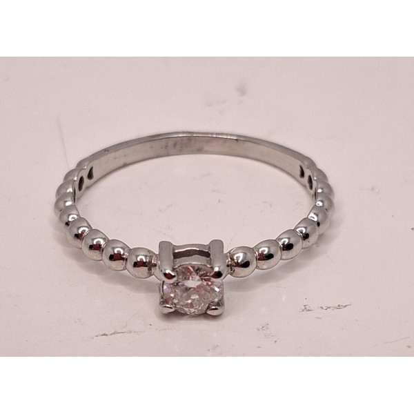 Anillo de oro blanco con brillante