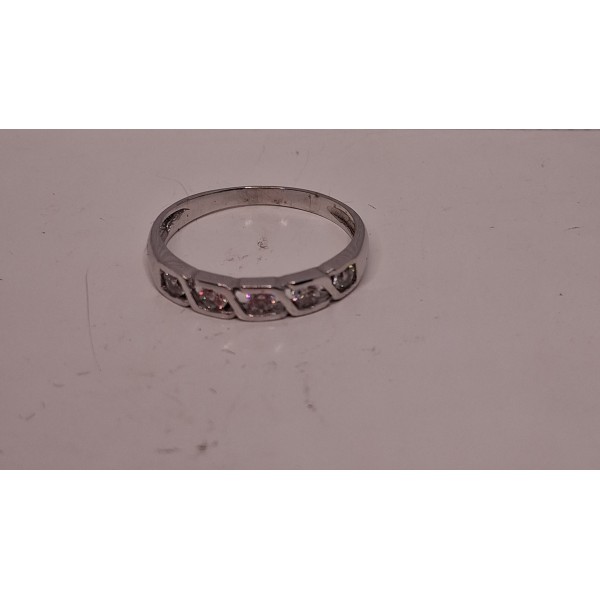 Anillo oro blanco con zc