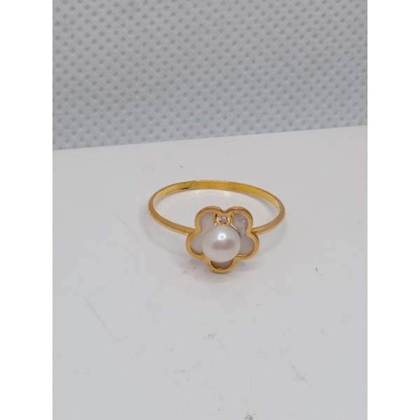 anillo de oro con nacar y perla