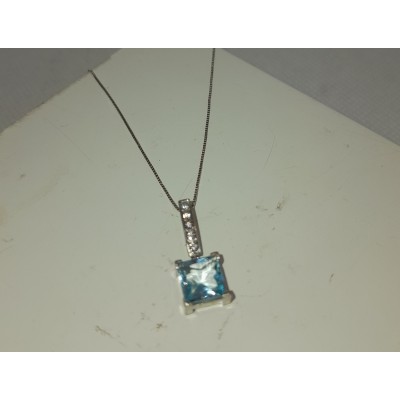 colgante oro blanco de aguamarina