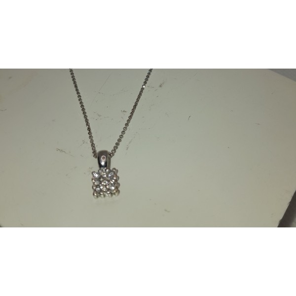 colgante oro blanco con brillantes