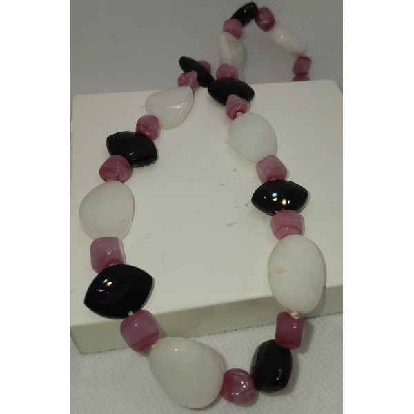 collar piedra color
